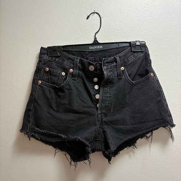 Levi’s 501 Cut Off Jean Shorts Size 24 Black High Rise Distressed - Picture 5 of 11